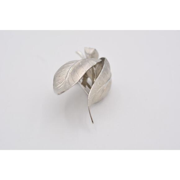 Vintage 3D Leaf Pin Brooch Textured Silver Metallic Shiny Chunky 1970s Bin5A - Picture 5 of 12